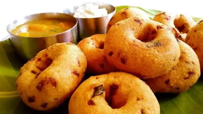 Medhu Vada(Rs.10)